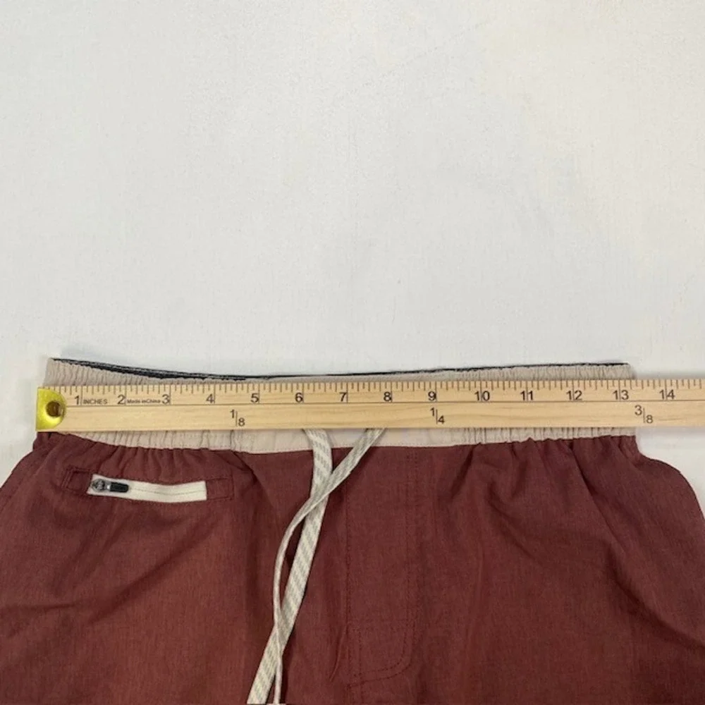 Vuori V330 Cruise Boardshorts Mens Small Mahogany Red 4-Way Stretch Swim‎ Shorts